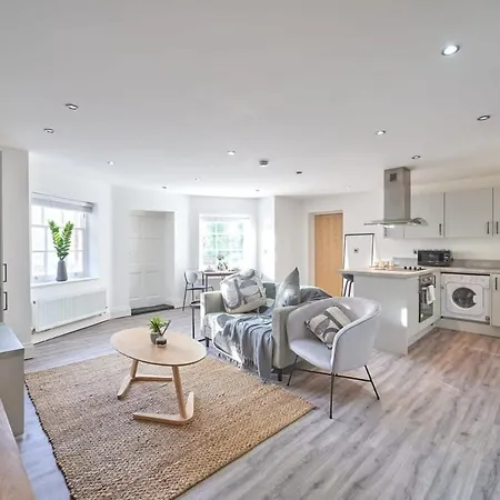 A Stylish Apartment With Parking In Preston Preston  Exterior photo