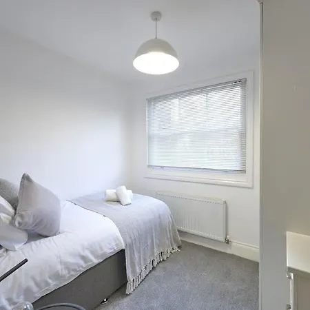 A Stylish Apartment With Parking In Preston Preston  Exterior photo