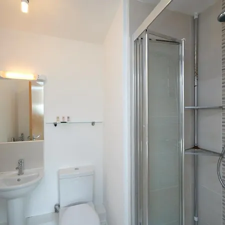 A Stylish Apartment With Parking In Preston Preston  Exterior photo