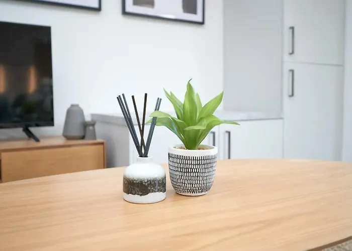 A Stylish Apartment With Parking In Preston