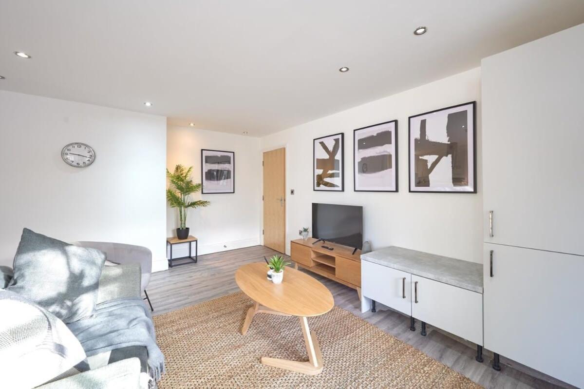 A Stylish With Parking In Preston Preston (Lancashire)